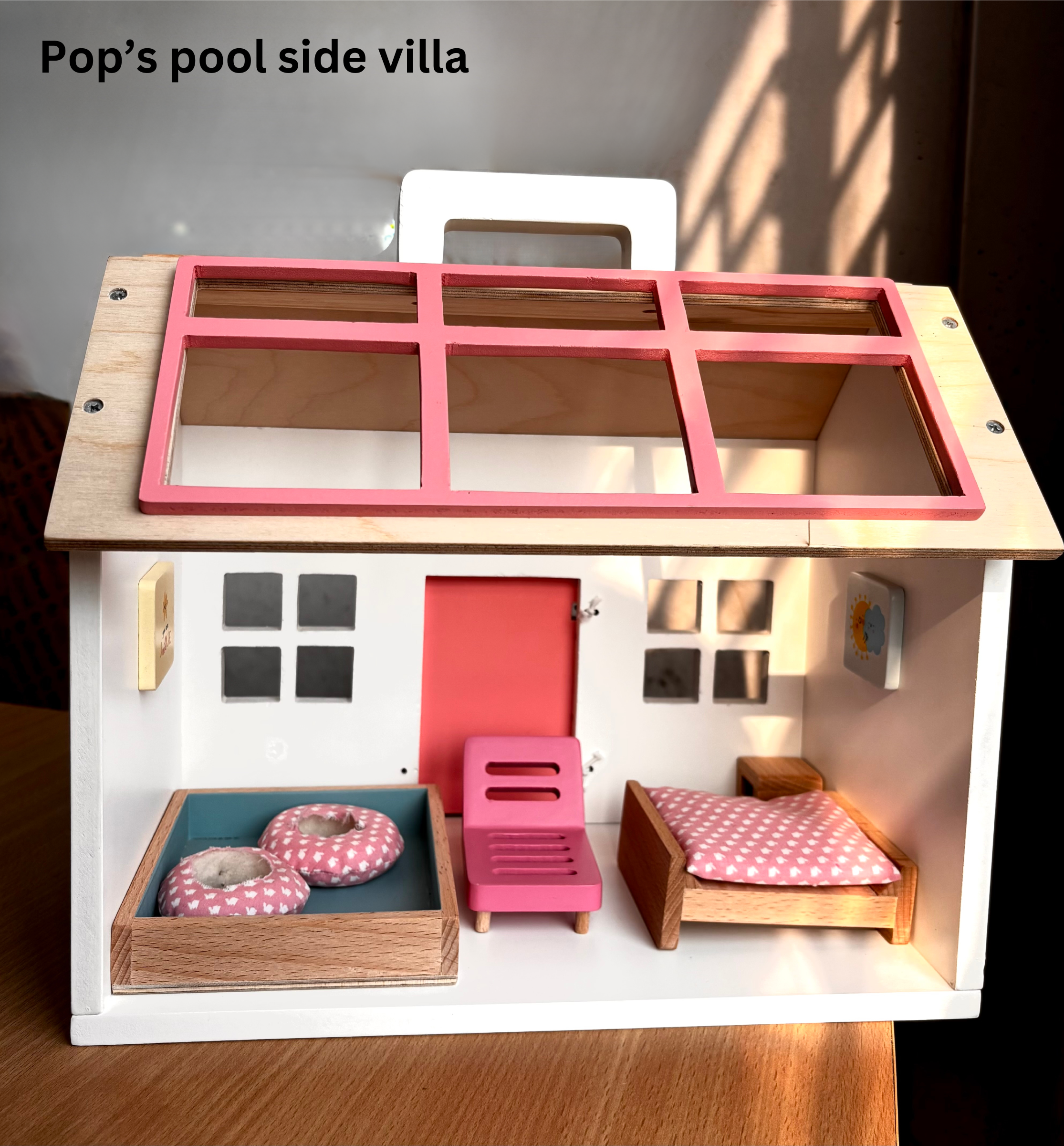 Pop’s Pool Side Villa - Mini doll house